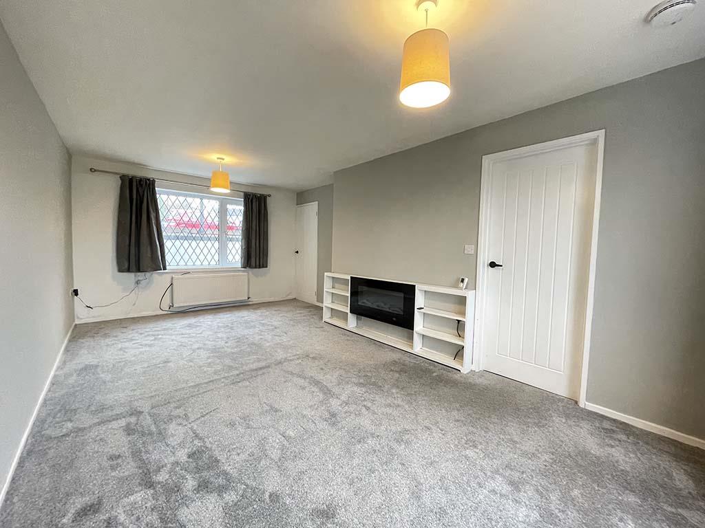 3 bedroom mid terrace house To Let in Barnoldswick - Lounge